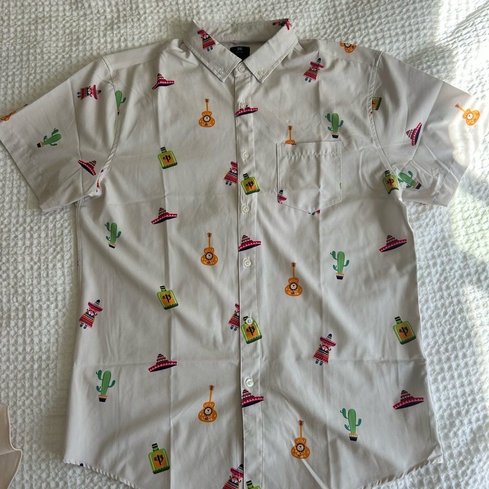 Men's White Short-Sleeve Printed Button-Up Shirt